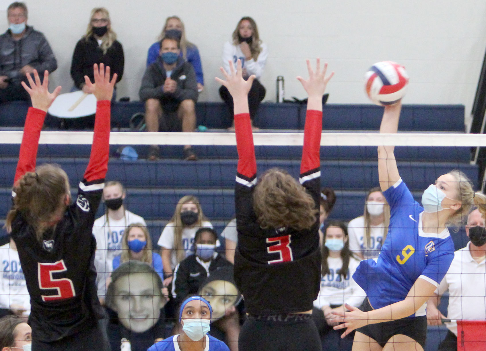 McDonell volleyball vs Prentice at Division 4 state semifinals 11-7-20
